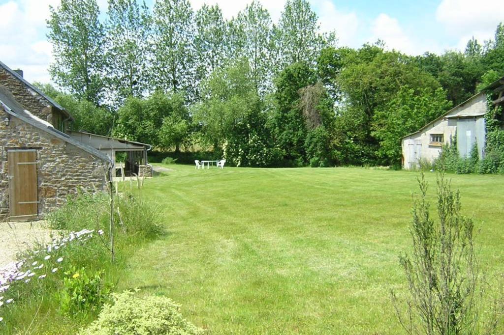 Gites Les Villes Briend Pluduno Exterior photo